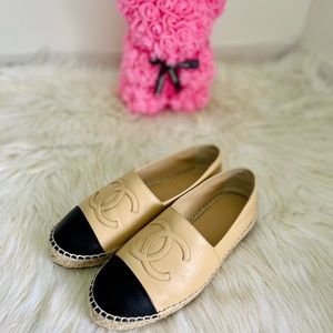🛑Sold🛑Chanel Classic Beige and Black Espadrilles